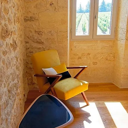 Chateau Croix De Labrie 3*