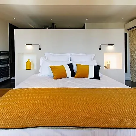 Chateau Croix De Labrie 3*