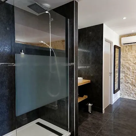 Oda ve Kahvaltı Chateau Croix De Labrie 3*