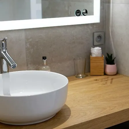 Chateau Croix De Labrie