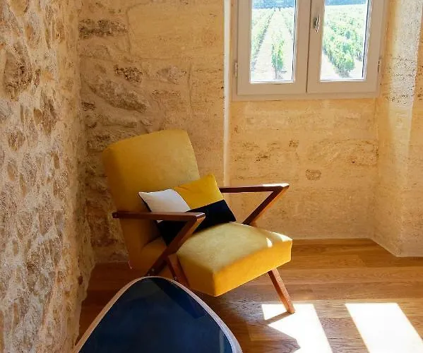 Chateau Croix De Labrie 3*