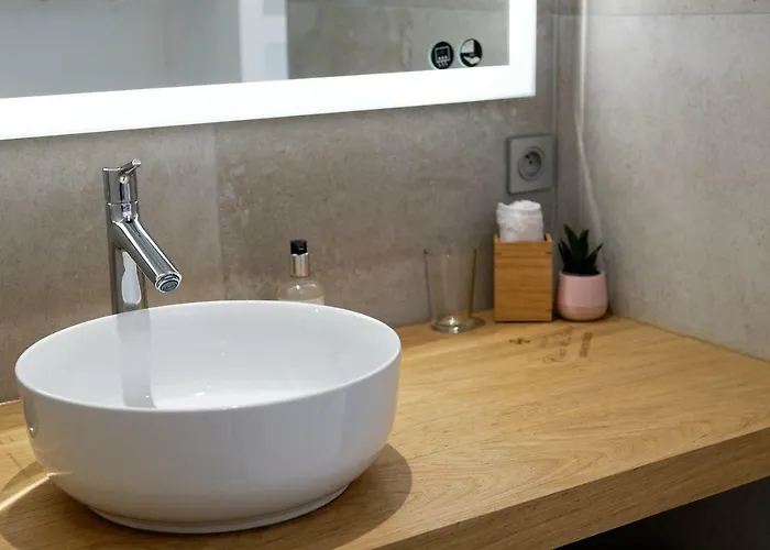 Chateau Croix De Labrie