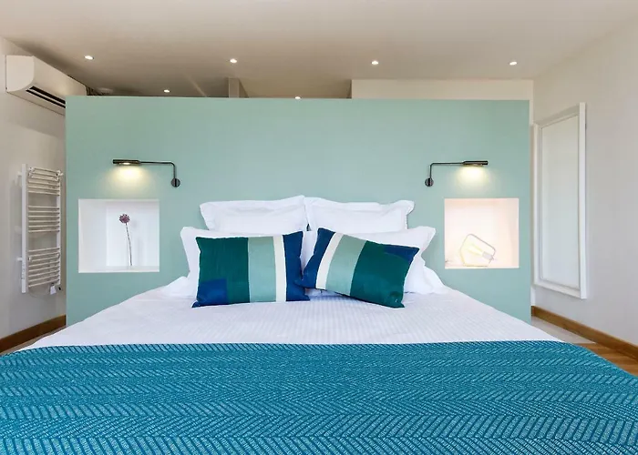 Chateau Croix De Labrie